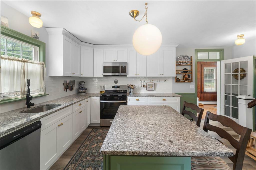 821 Greenville Avenue  Johnston RI 02919 photo