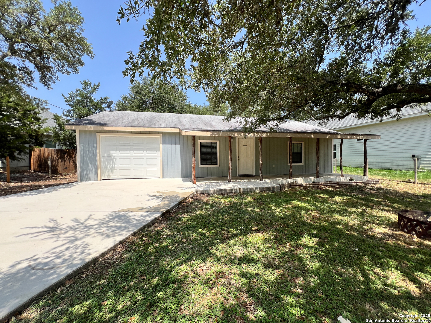 Property Photo: 1825 Lakeview TX 78133