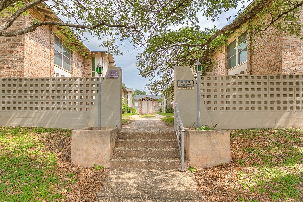 Property Photo: 2490 - C University Ave TX 76904