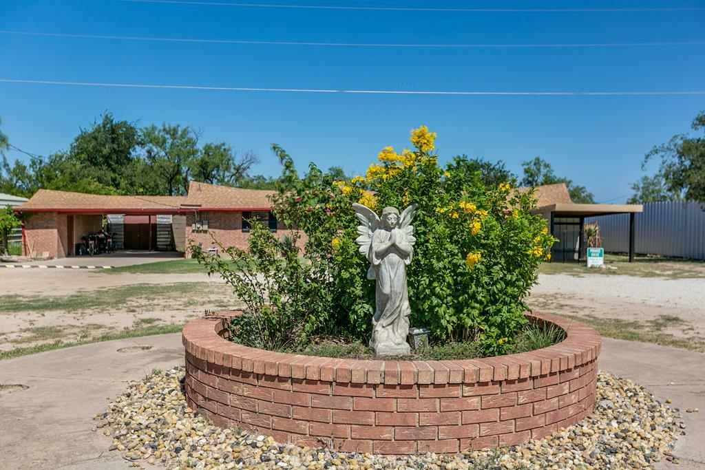 Property Photo: 2458 Fishermans Rd TX 76904