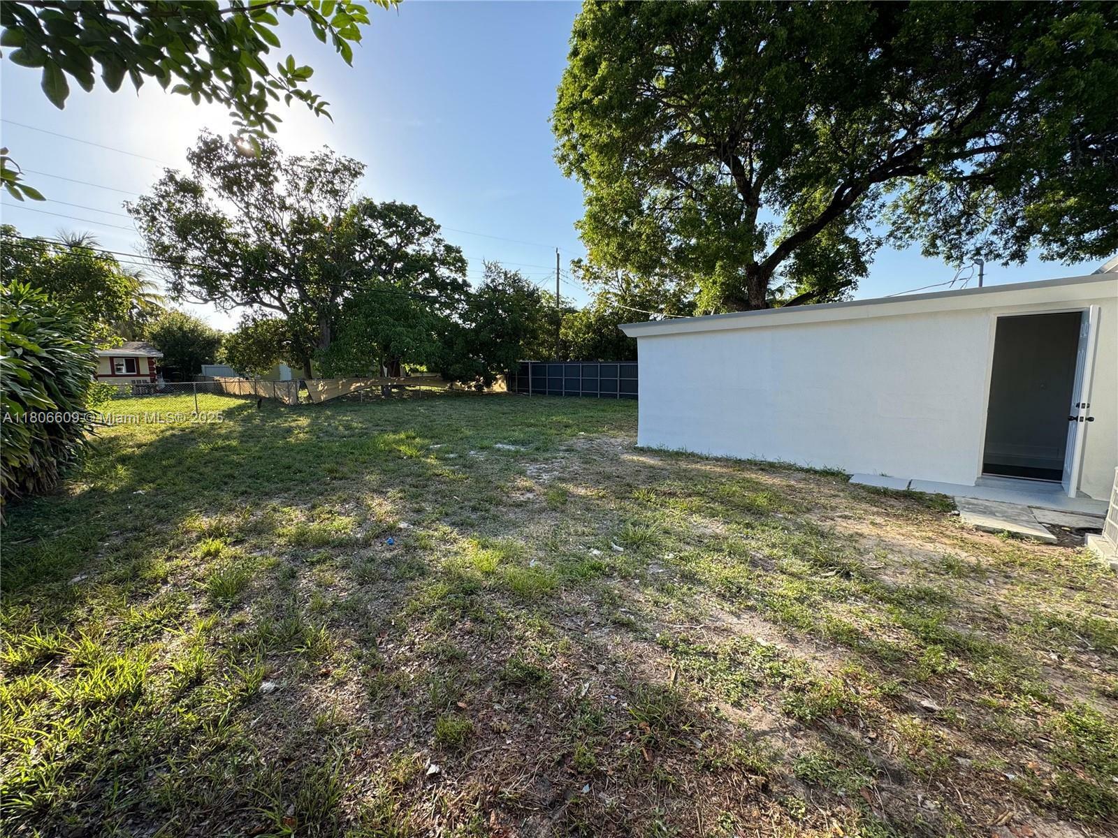 Property Photo: 1229 NW 7th Ave FL 33311