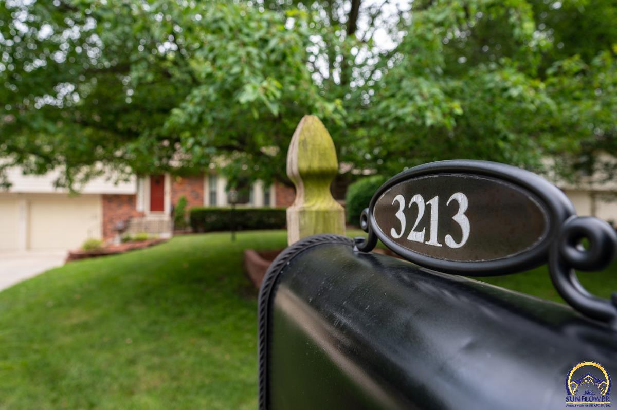Property Photo:  3213 SE Arbor Dr  KS 66605 