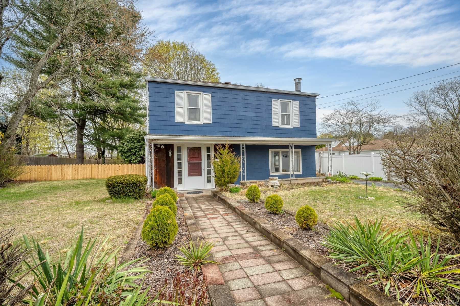 Property Photo:  9 Woodlawn Court  CT 06385 