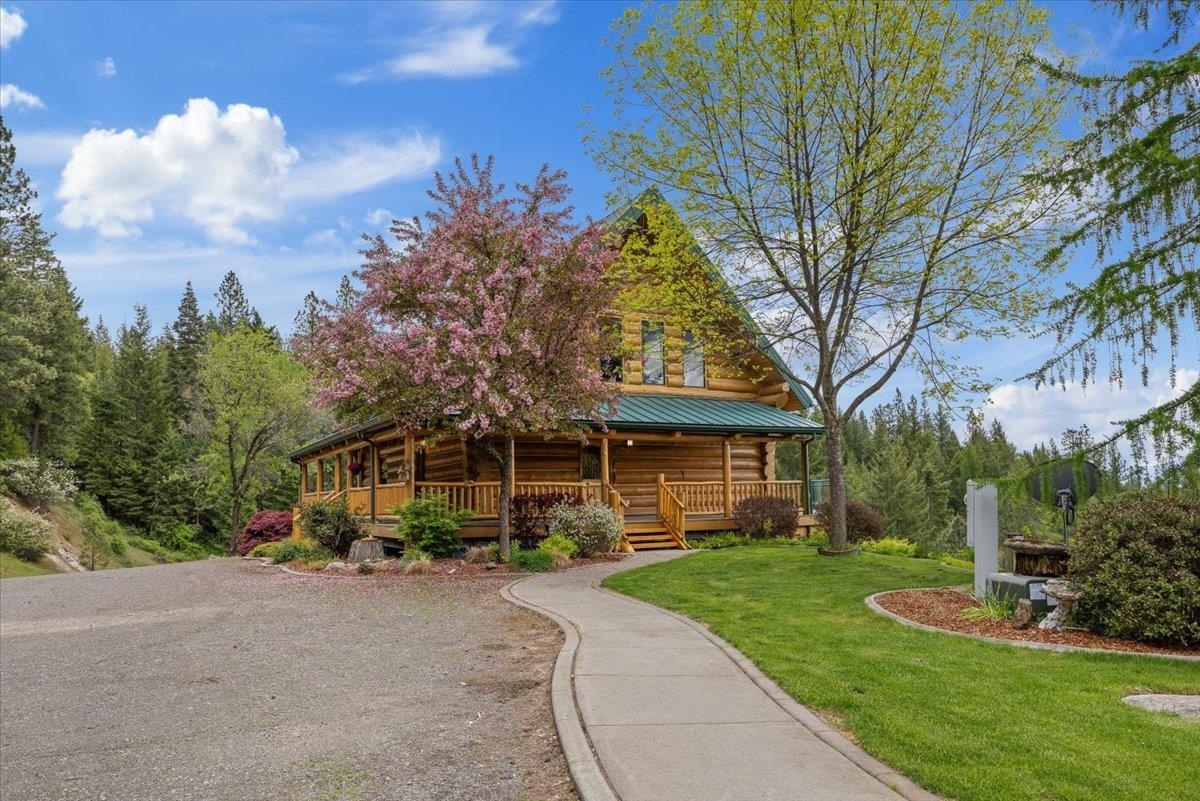 Property Photo: 18109 N Harvard Ln WA 99025