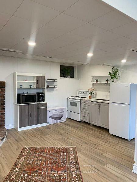 Property Photo: 10 Iber Court ON L4G 1V5