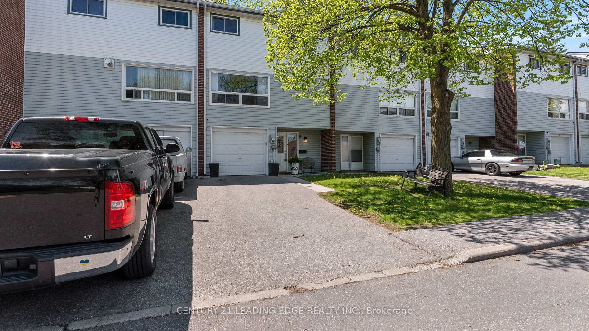 Property Photo: 909 King Street W 6 ON L1J 2L4