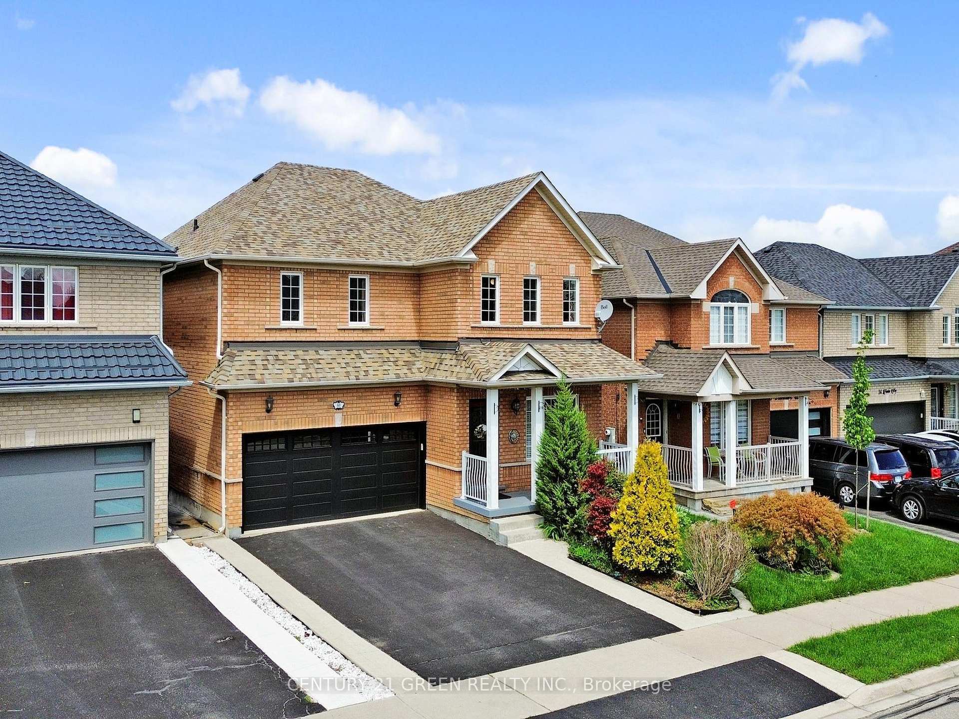 Property Photo: 60 Fandor Way ON L7A 2H1