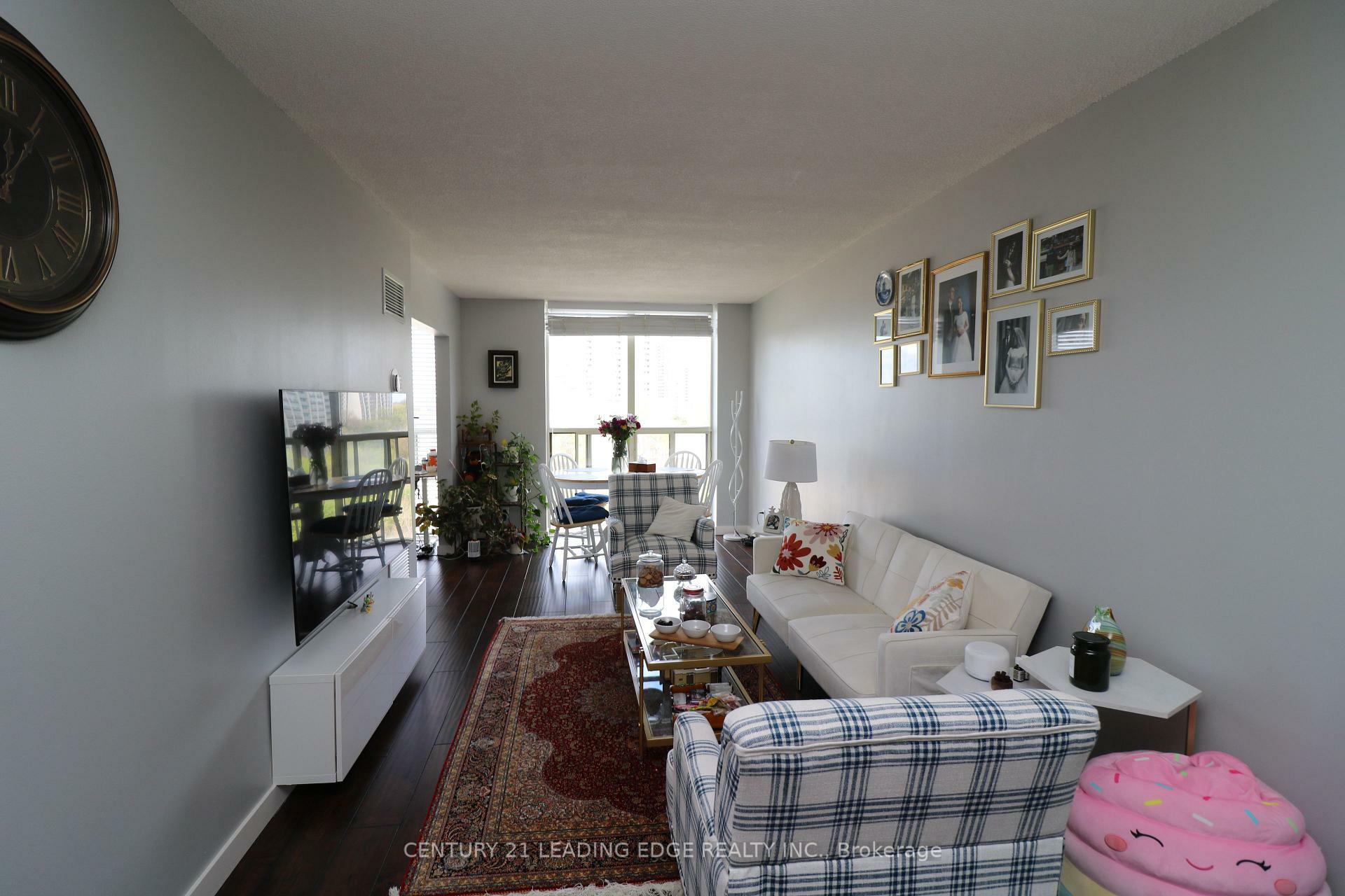 Photo de la propriété: 195 Wynford Drive 1508 ON M3C 3P3
