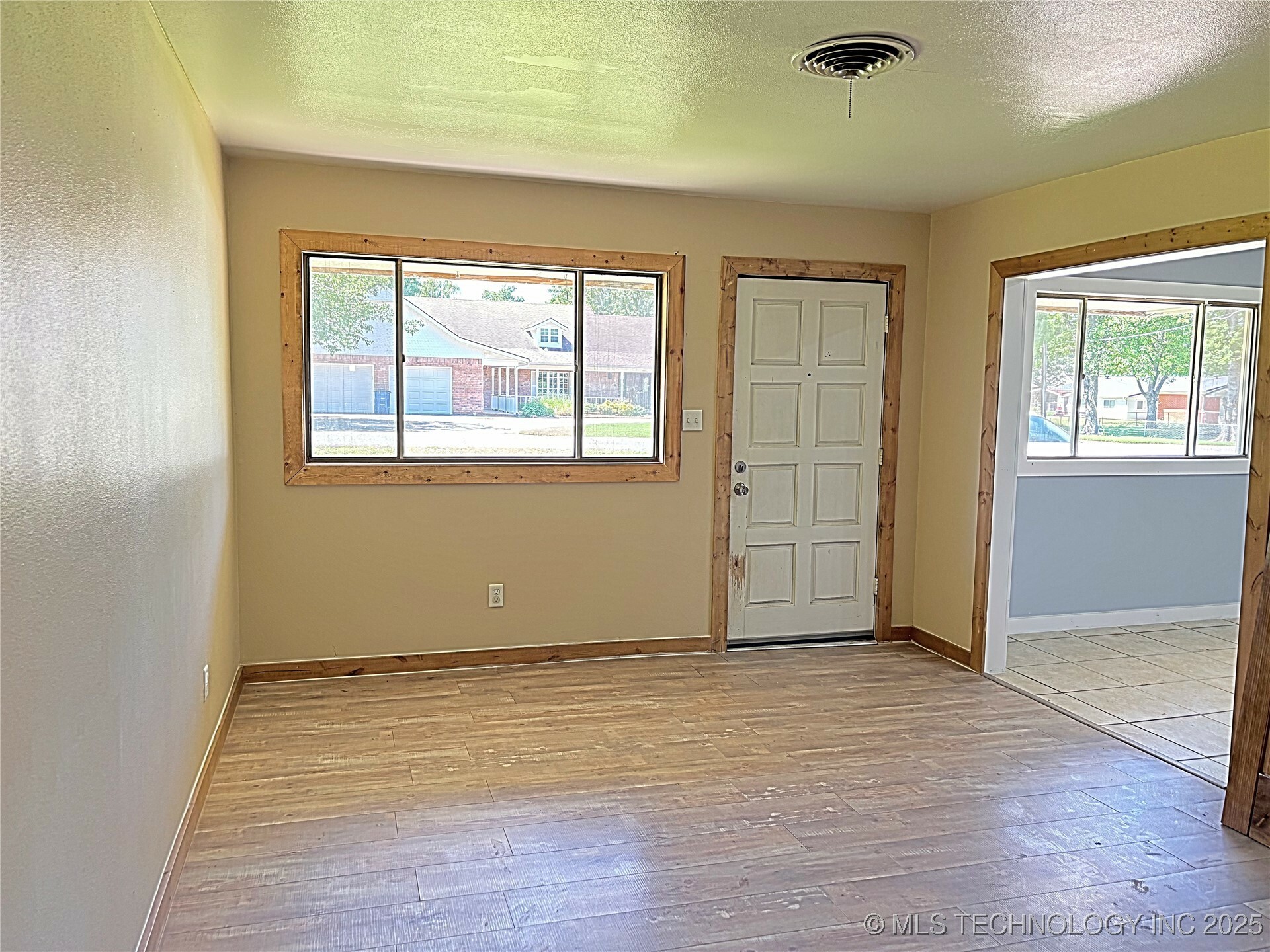 Property Photo: 1107 SE 5th Street OK 74467