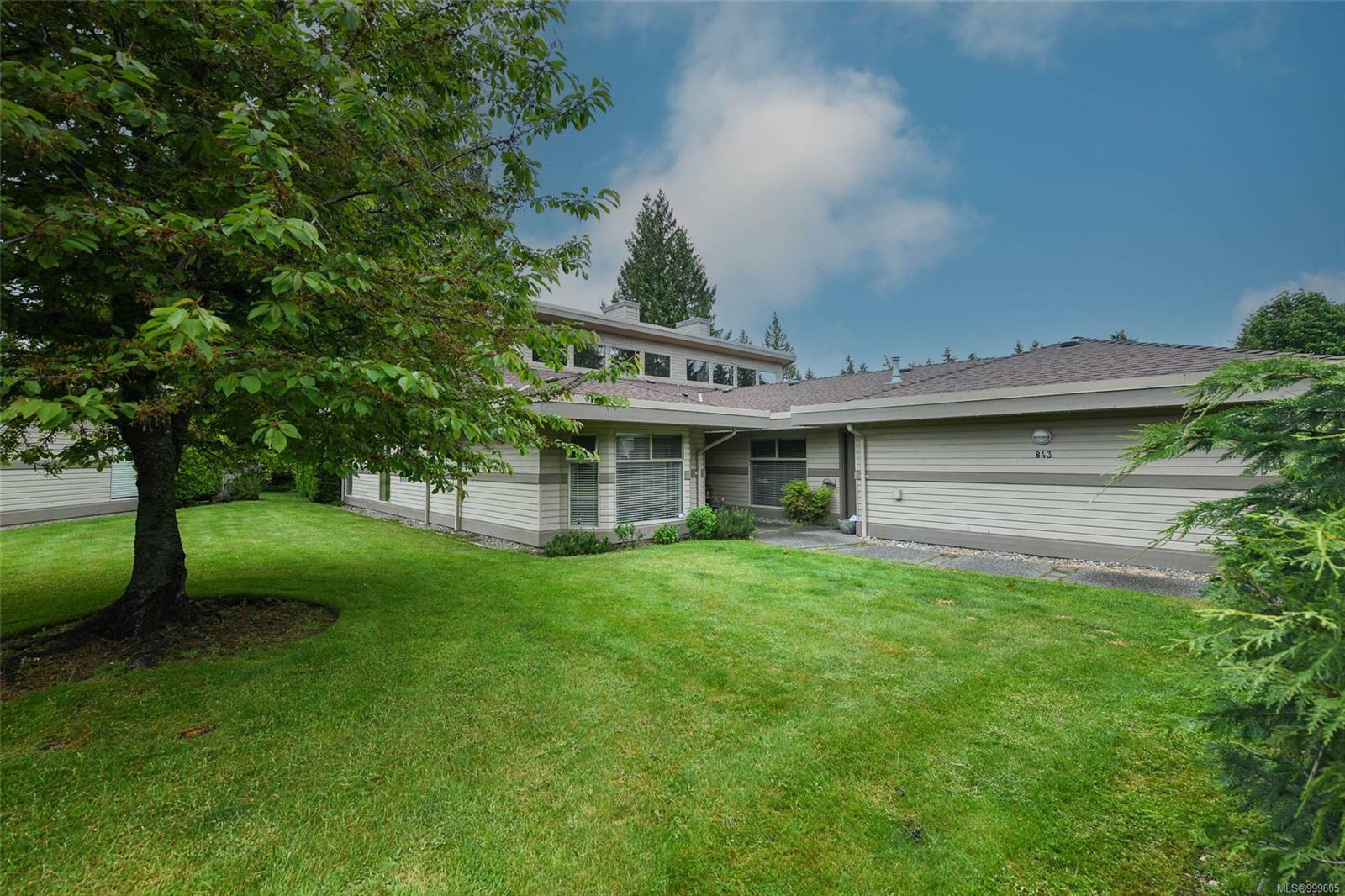 Property Photo: 843 Lakes Blvd BC V9P 2P8