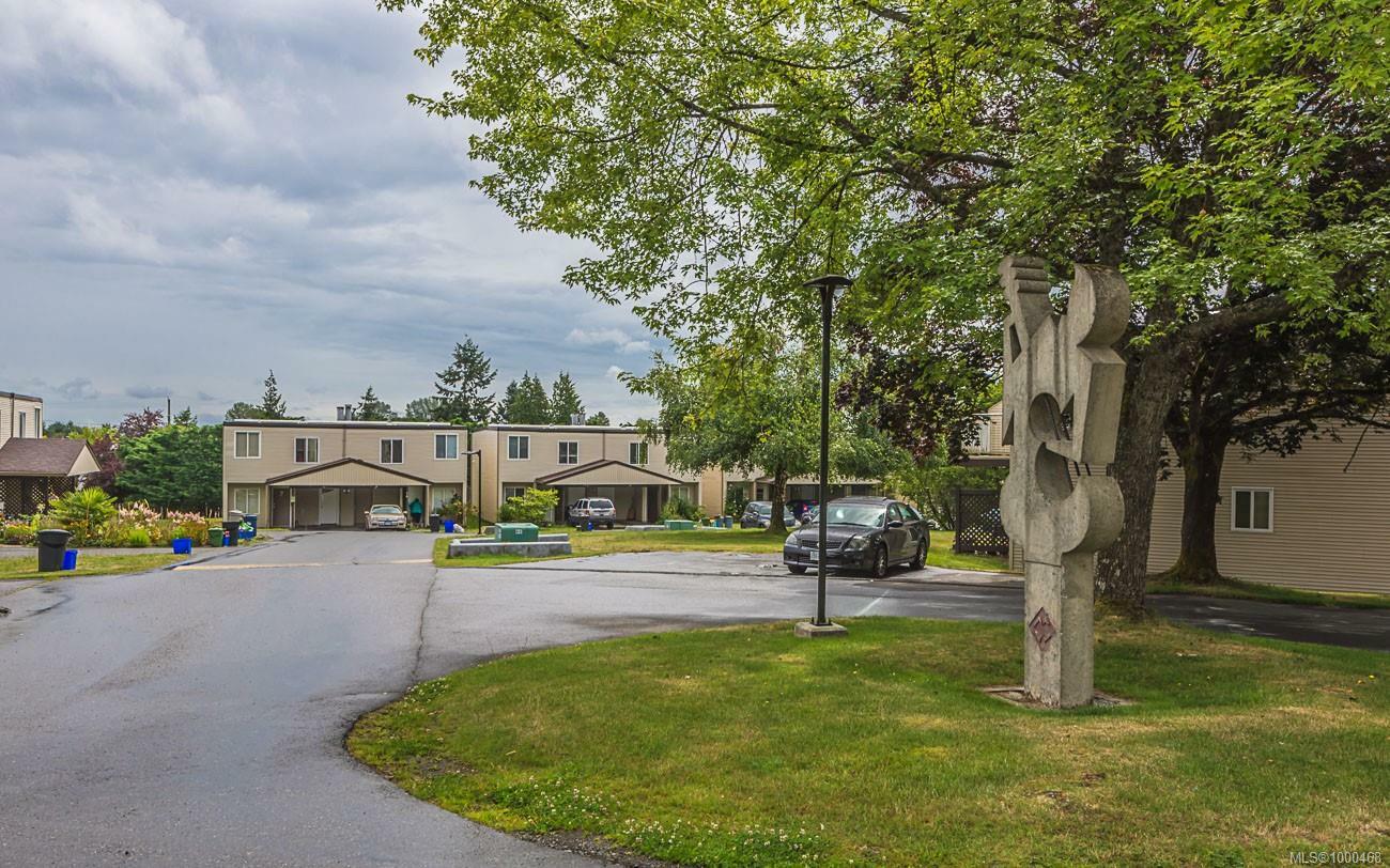 Property Photo: 444 Bruce Ave 12 BC V9R 5W5