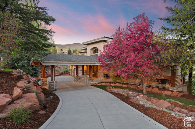 Property Photo: 9266 Par Ct UT 84098