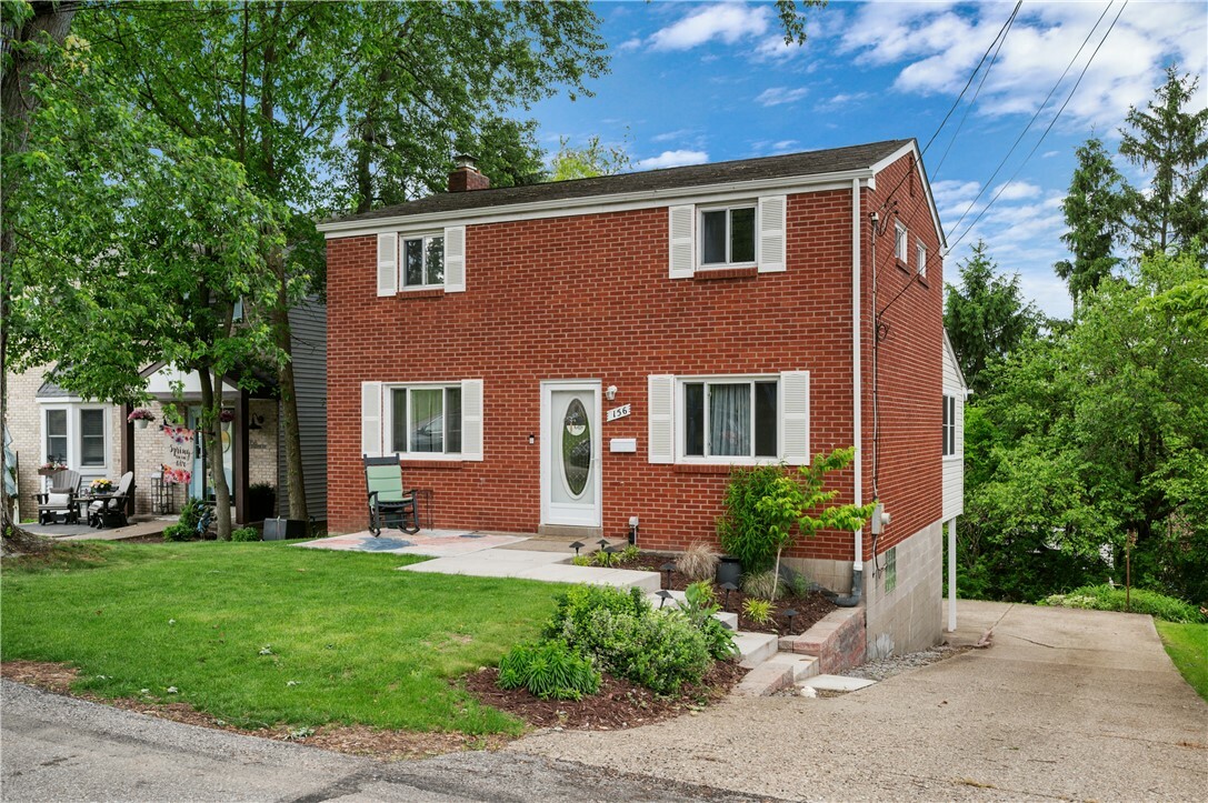 Property Photo: 156 Carnation Ave PA 15229