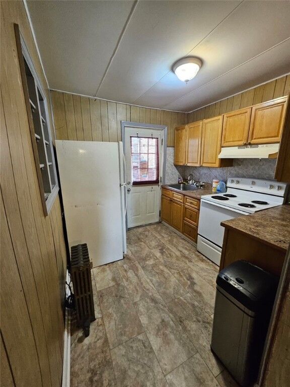 Property Photo: 620 Carothers Ave #3 PA 15106