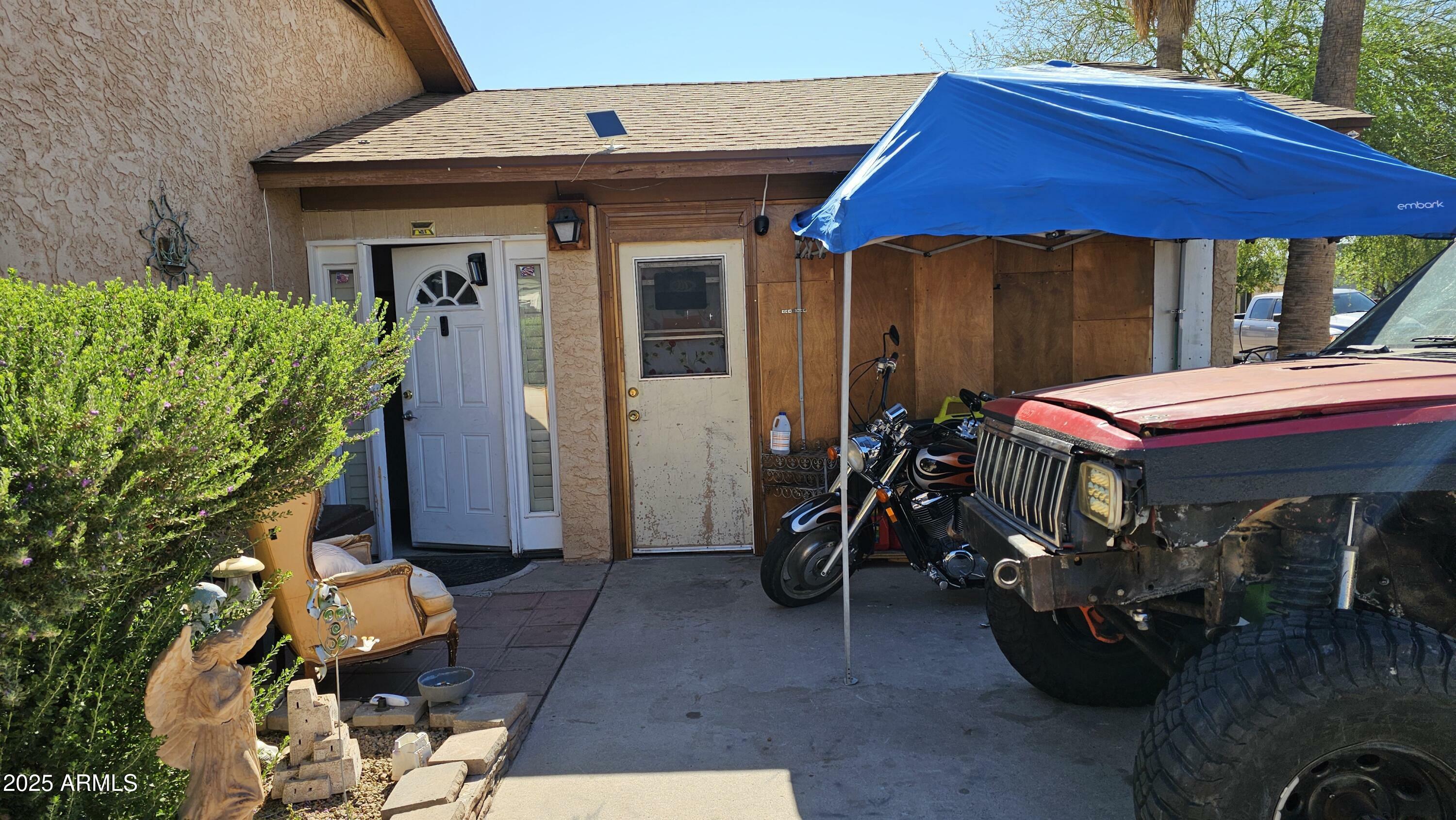 Property Photo:  604 W Emelita Avenue  AZ 85210 
