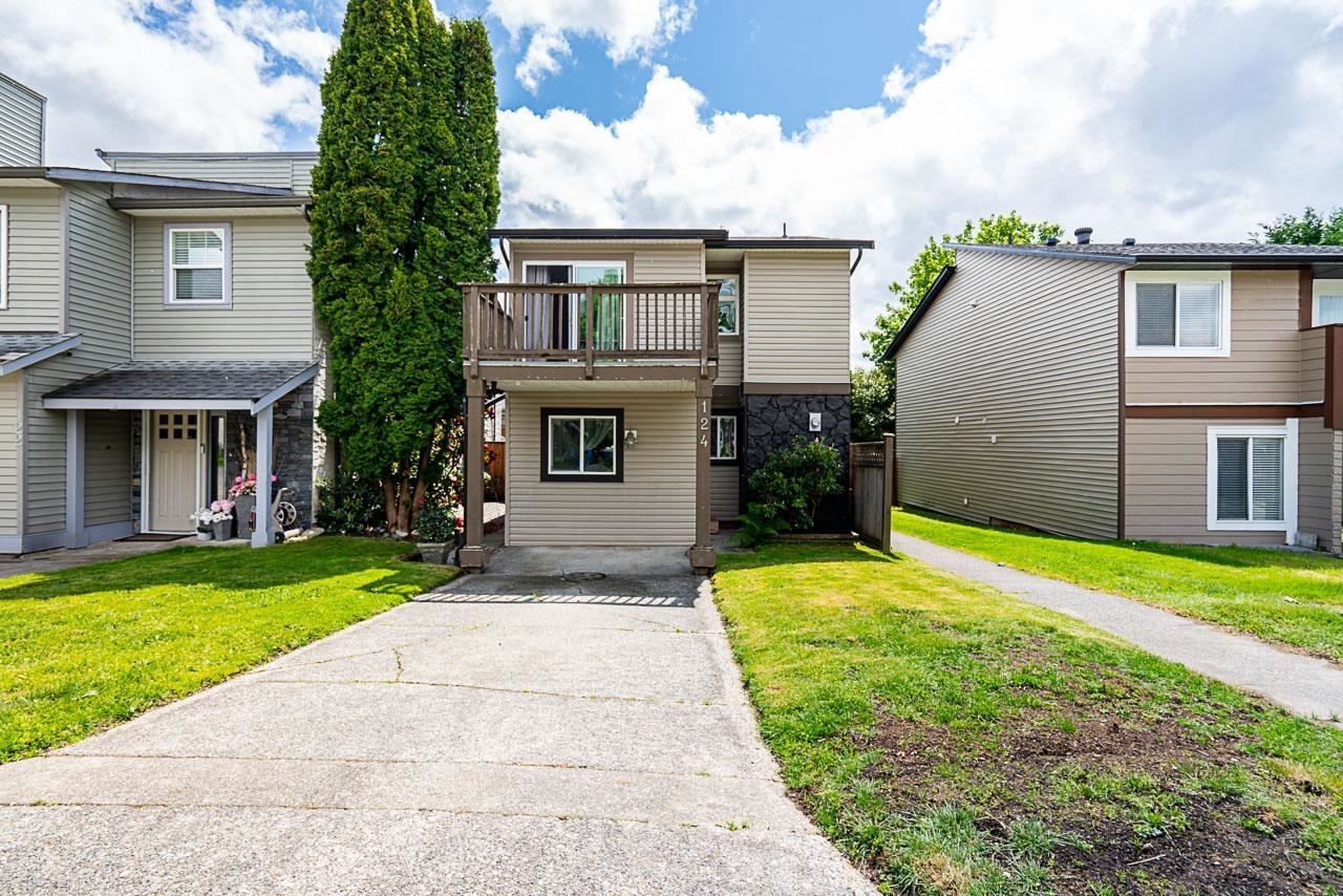 Property Photo: 124 Springfield Drive BC V4W 3K8