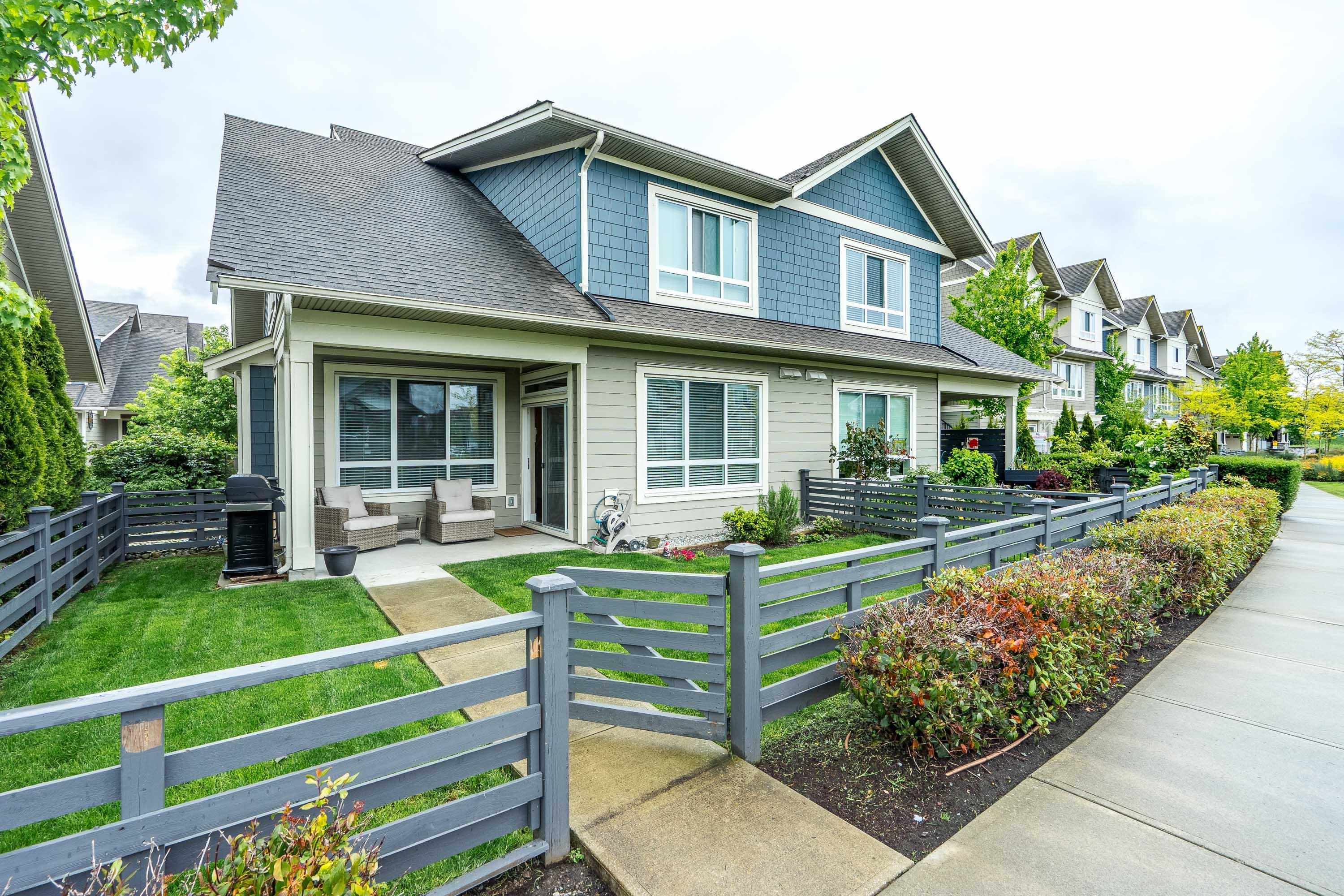 Property Photo: 1816 Osprey Drive 203 BC V4M 0B8