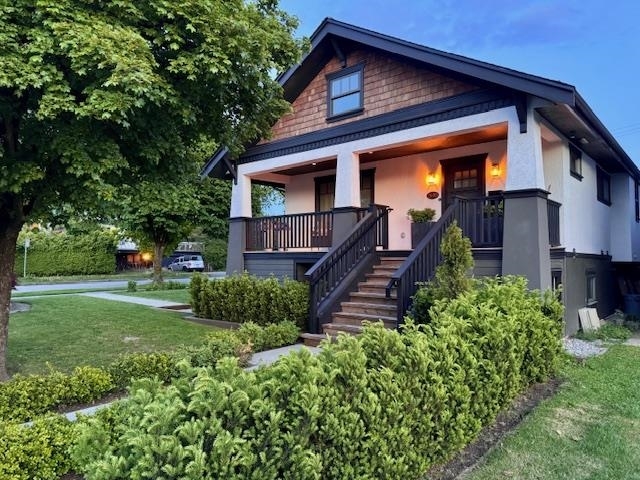 Property Photo:  2680 Dundas Street  BC V5K 1P9 