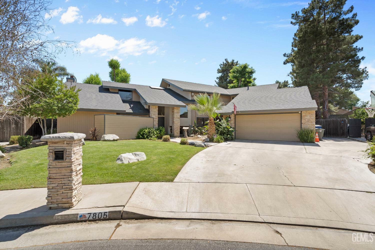 Property Photo:  7805 Buena Tierra Court  CA 93309 
