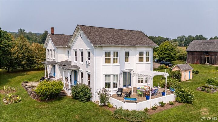 Property Photo:  9940 Middle Road  NY 14840 