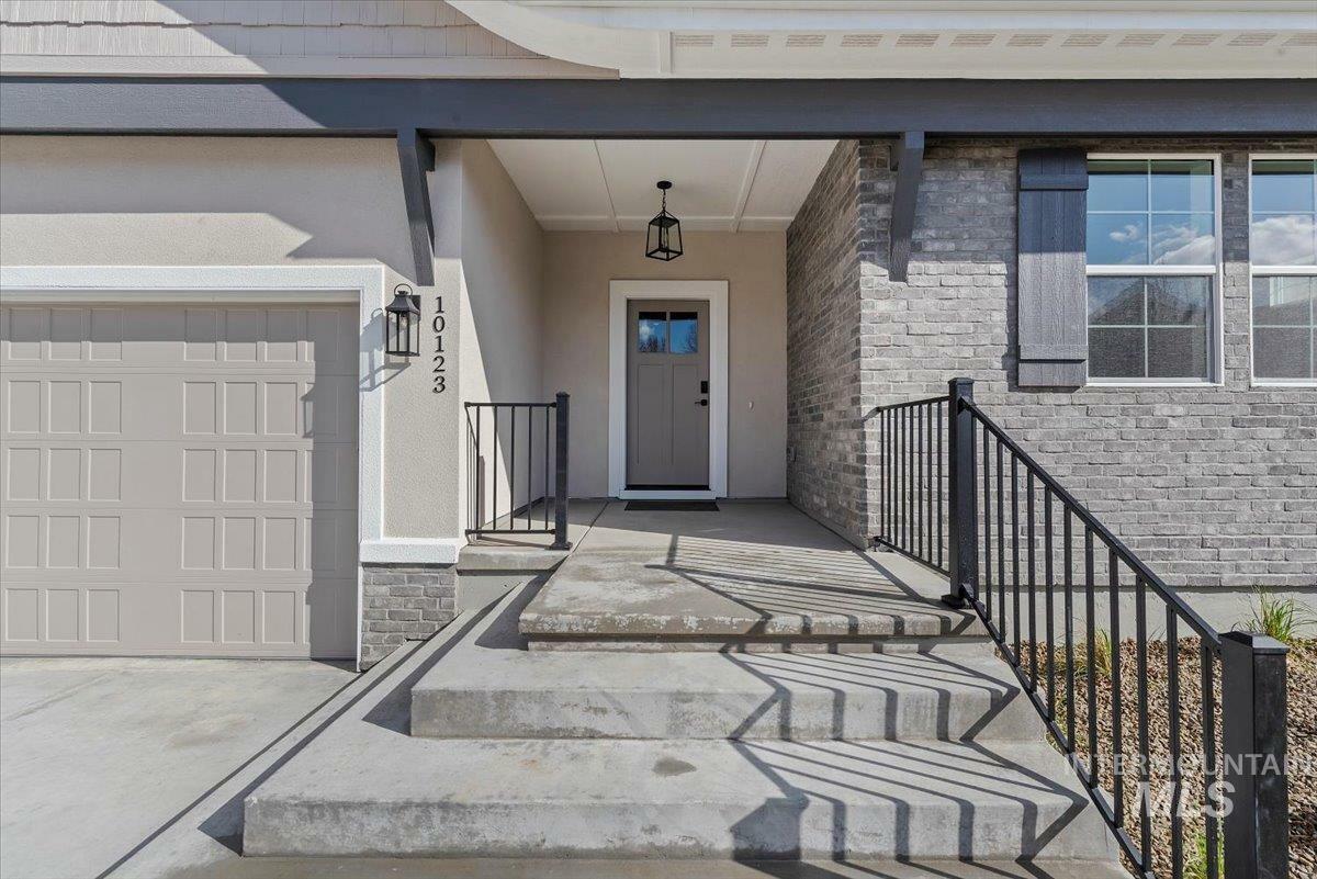 Property Photo:  10123 W McMillan, 10121 McMillan (Adu)  ID 83704 