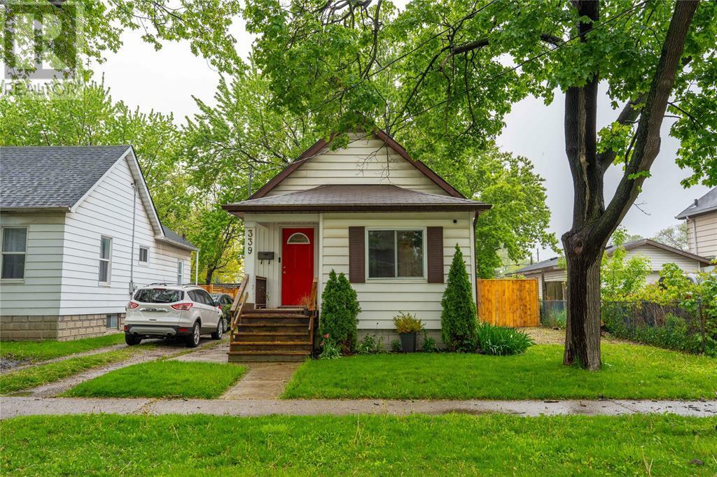 Photo de la propriété: 339 Vidal Street South ON N7T 2V1