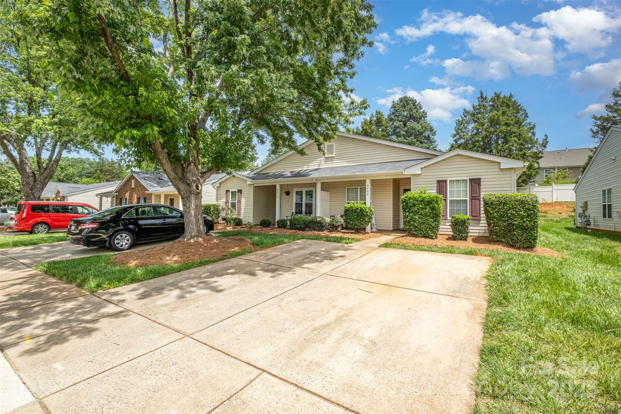 Property Photo: 5402 Harris Cove Drive NC 28269