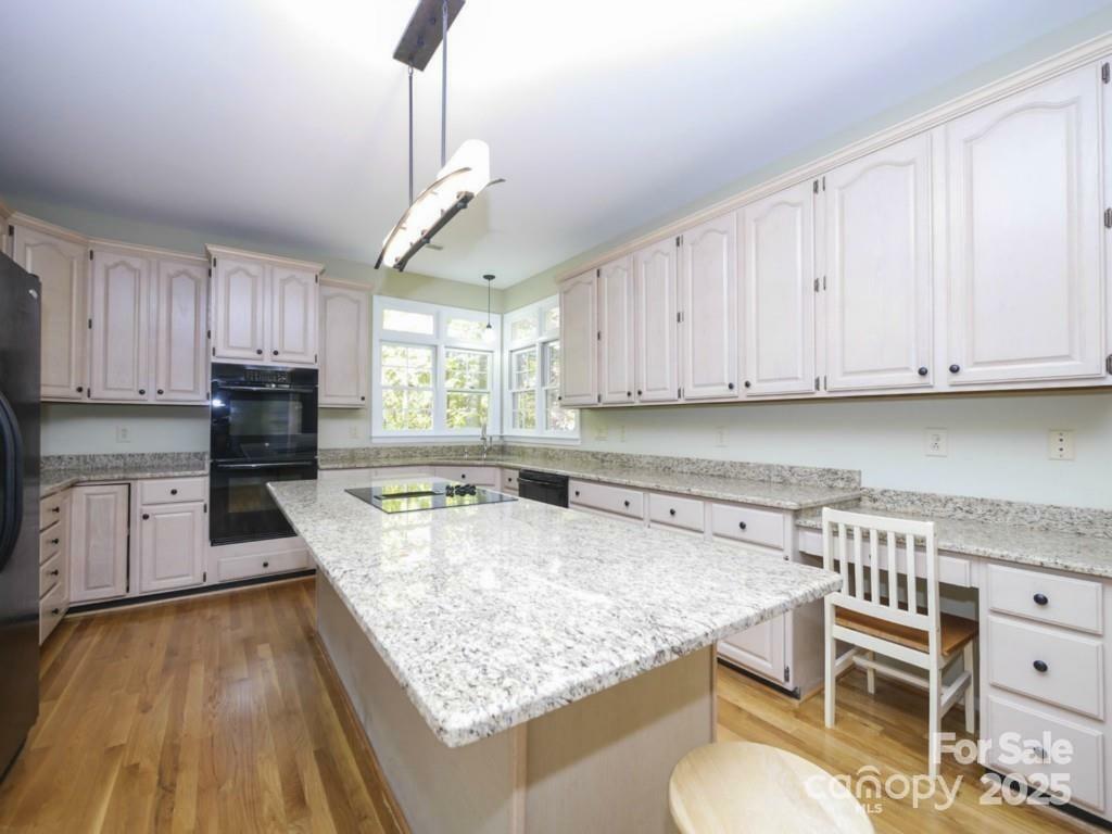 Property Photo: 4716 Heatherton Place NC 28270