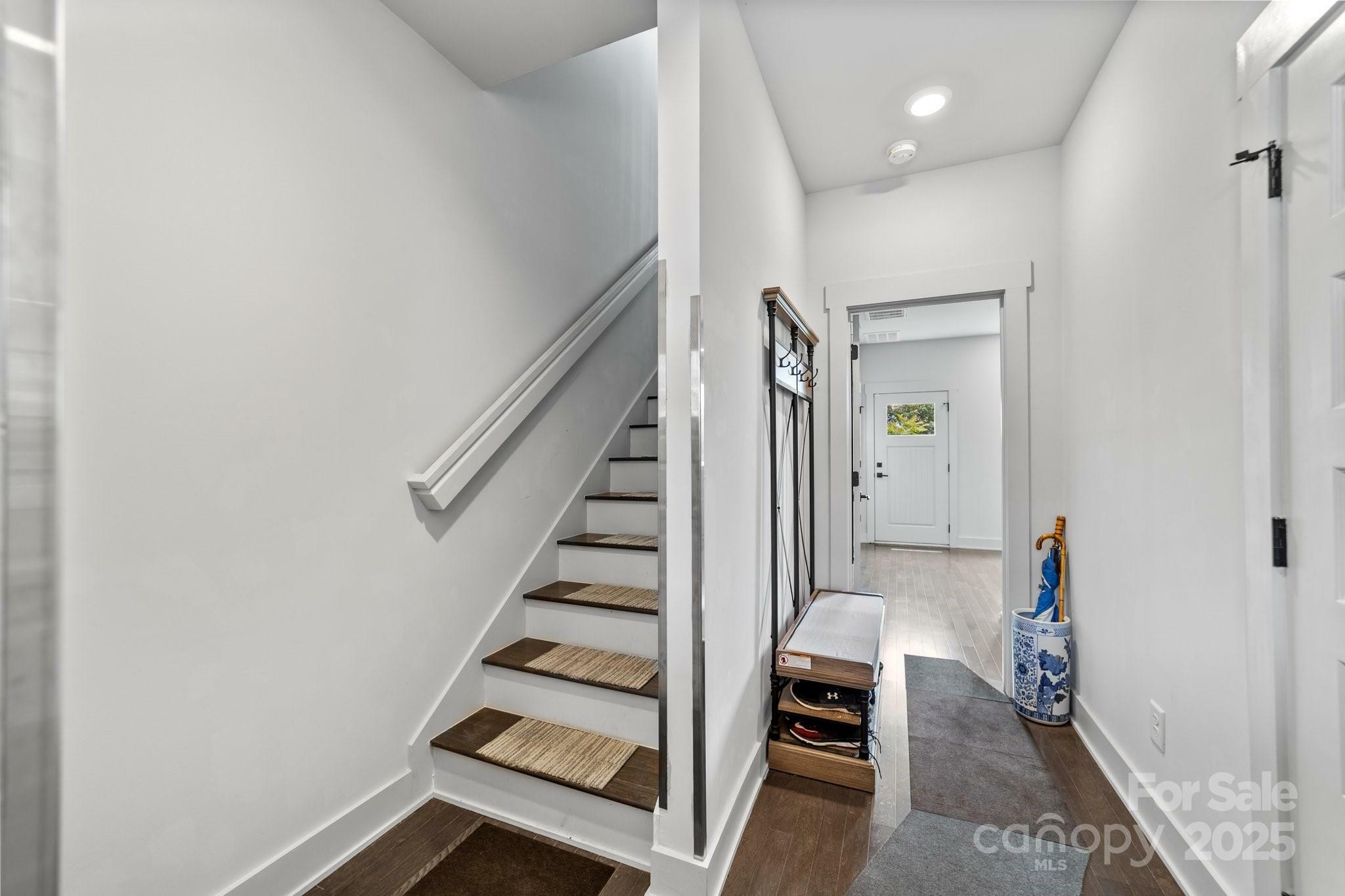 Property Photo: 919 Cityscape Drive NC 28205
