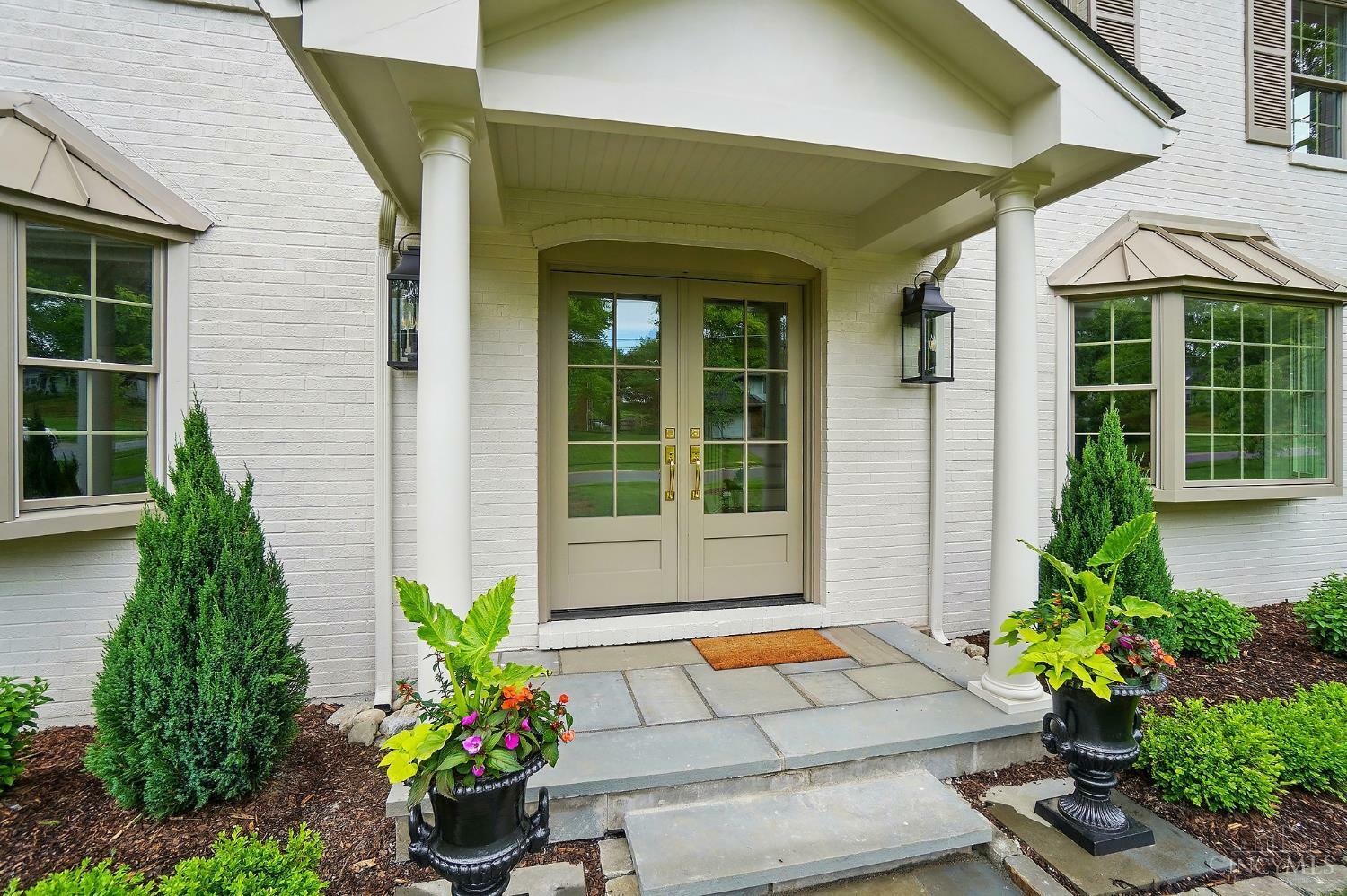 Property Photo:  6516 Willow Hollow Lane  OH 45243 