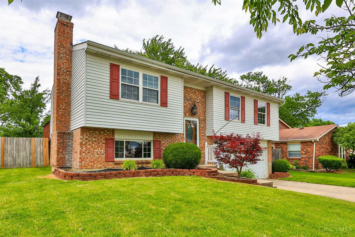 Property Photo: 2470 Hazelcrest Lane OH 45231