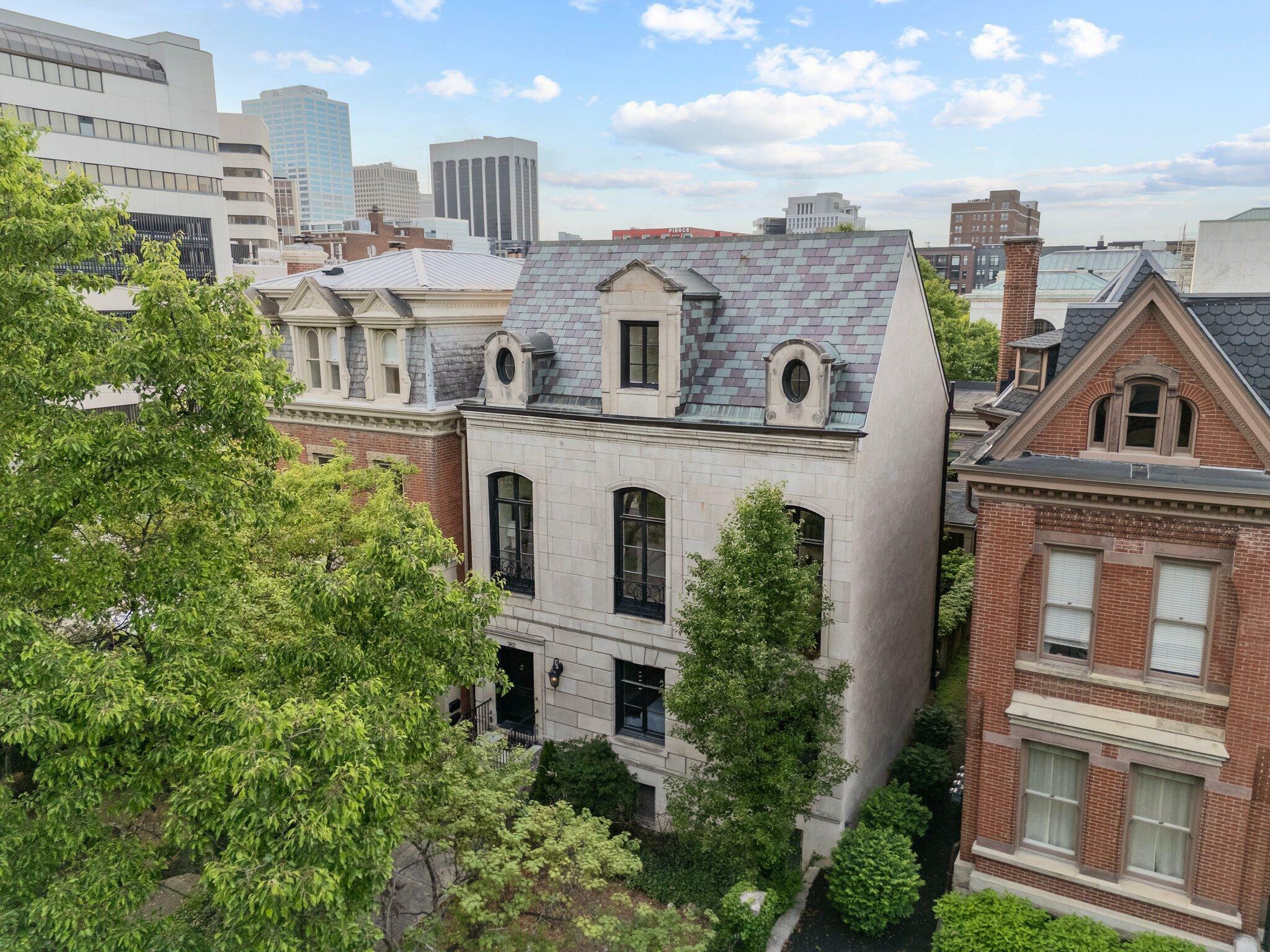 Property Photo:  382 E Town Street  OH 43215 