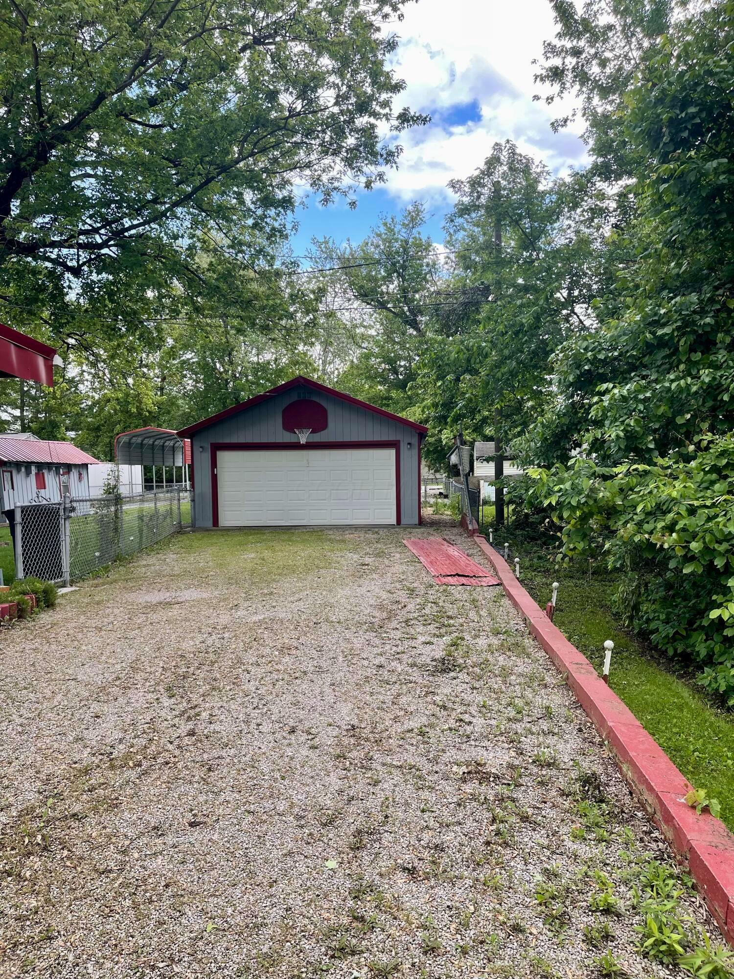 Property Photo: 13424 Ivy NE Road OH 43076