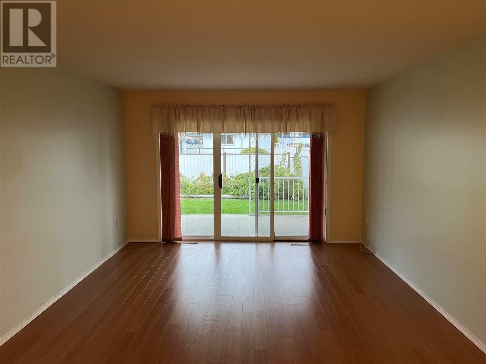 Property Photo: 2210 Columbia Avenue 25 BC V1N 2X1