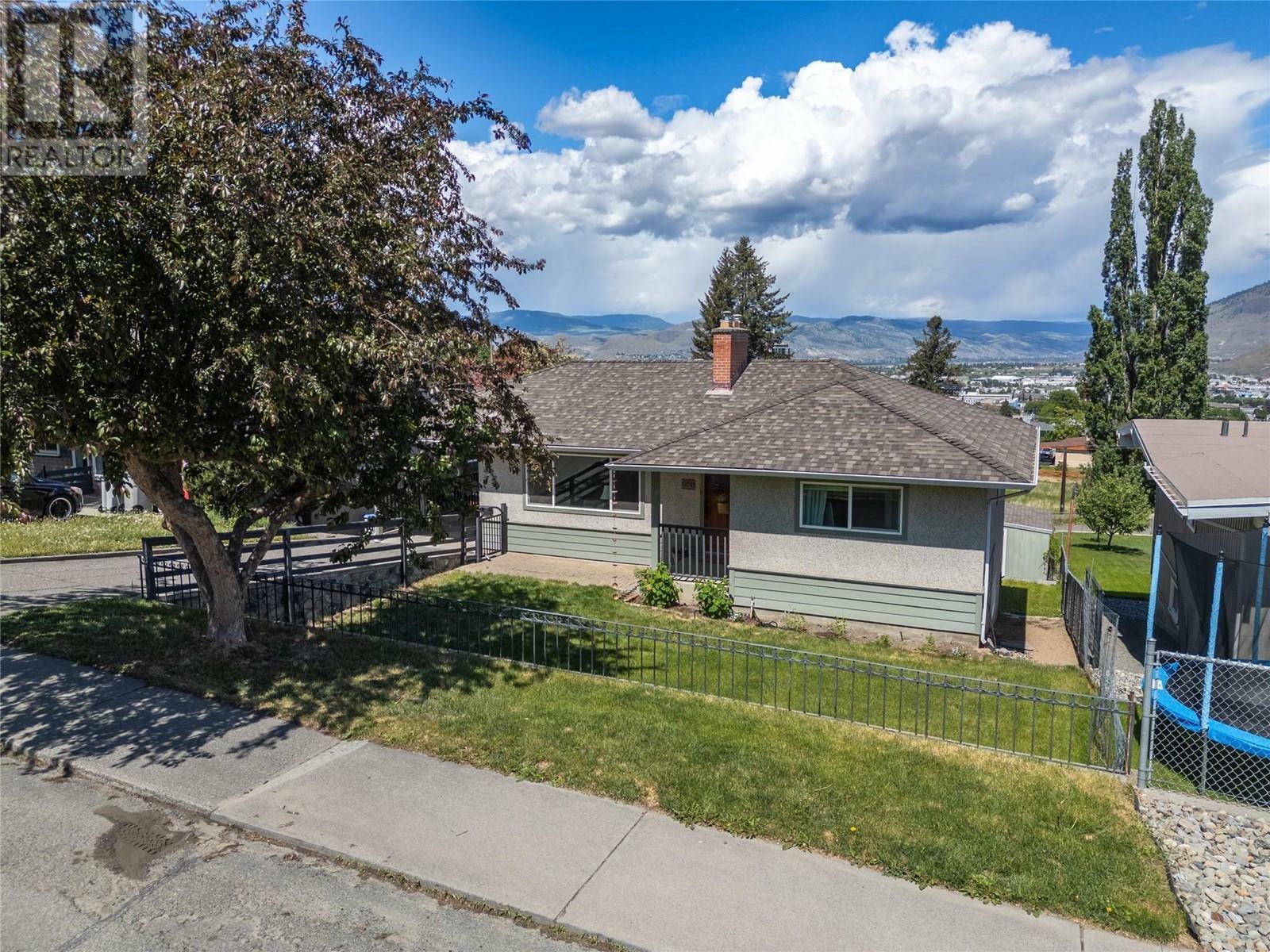 Photo de la propriété:  658 Fraser Street  BC V2C 3H2 