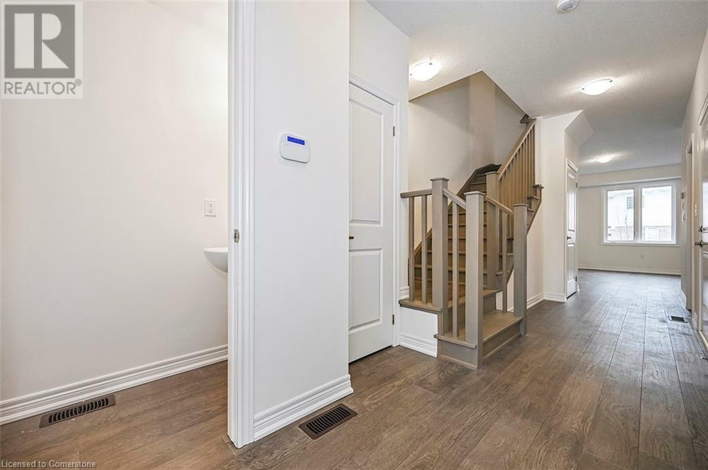 Photo de la propriété: 36 Linden Park Lane ON L9A 1Y1