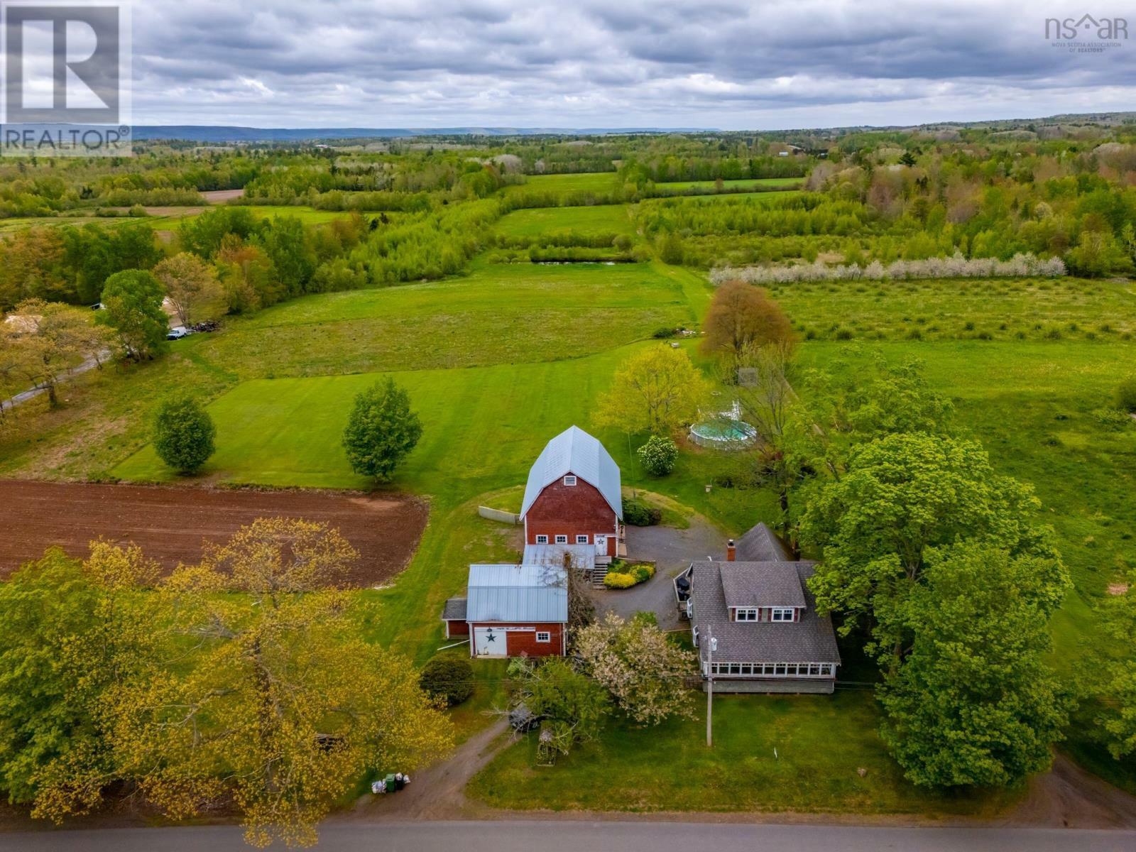 Property Photo: 6994 Aylesford Road NS B0P 1C0