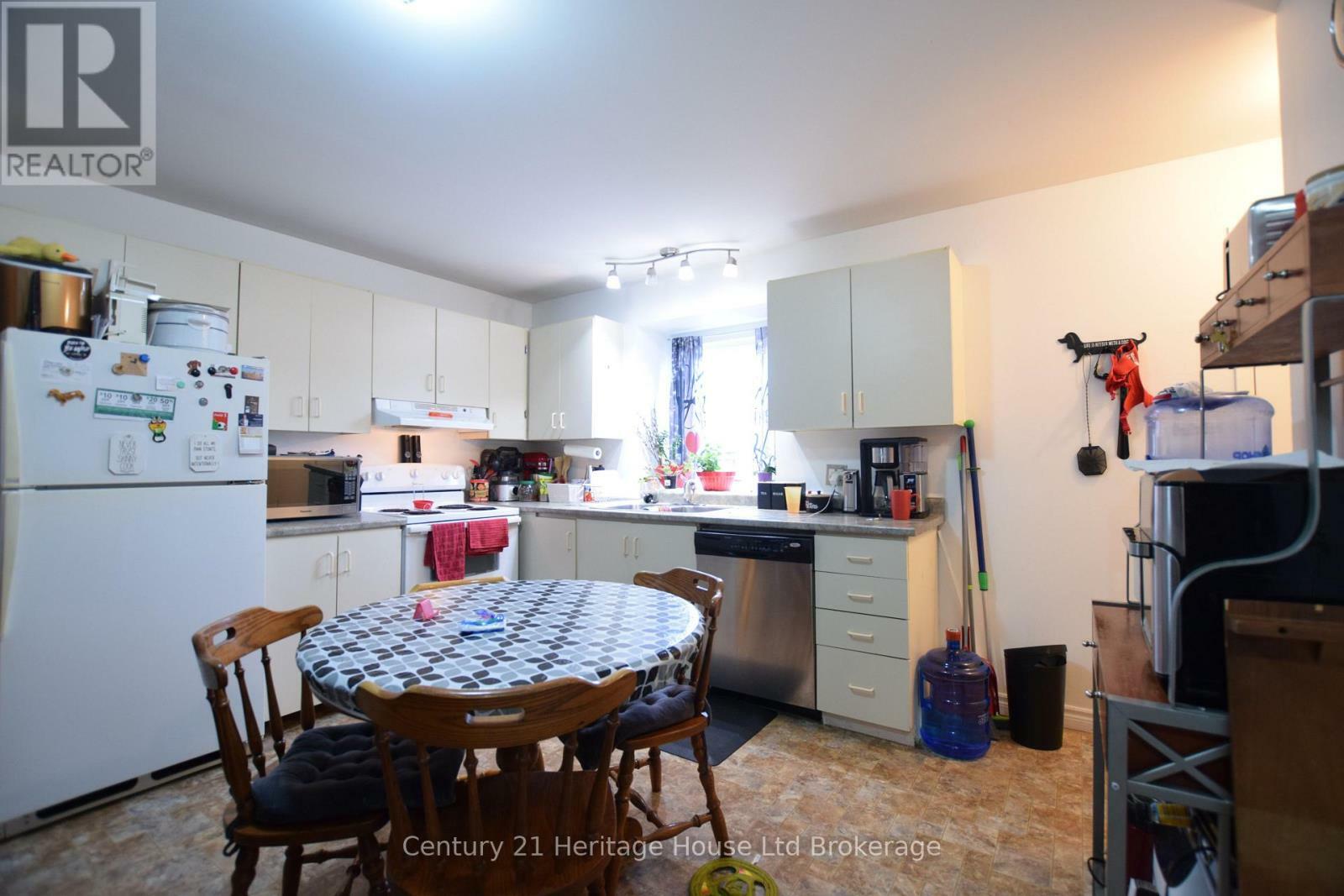 Property Photo: 1193 Nellis Street 6 ON N4T 1N5