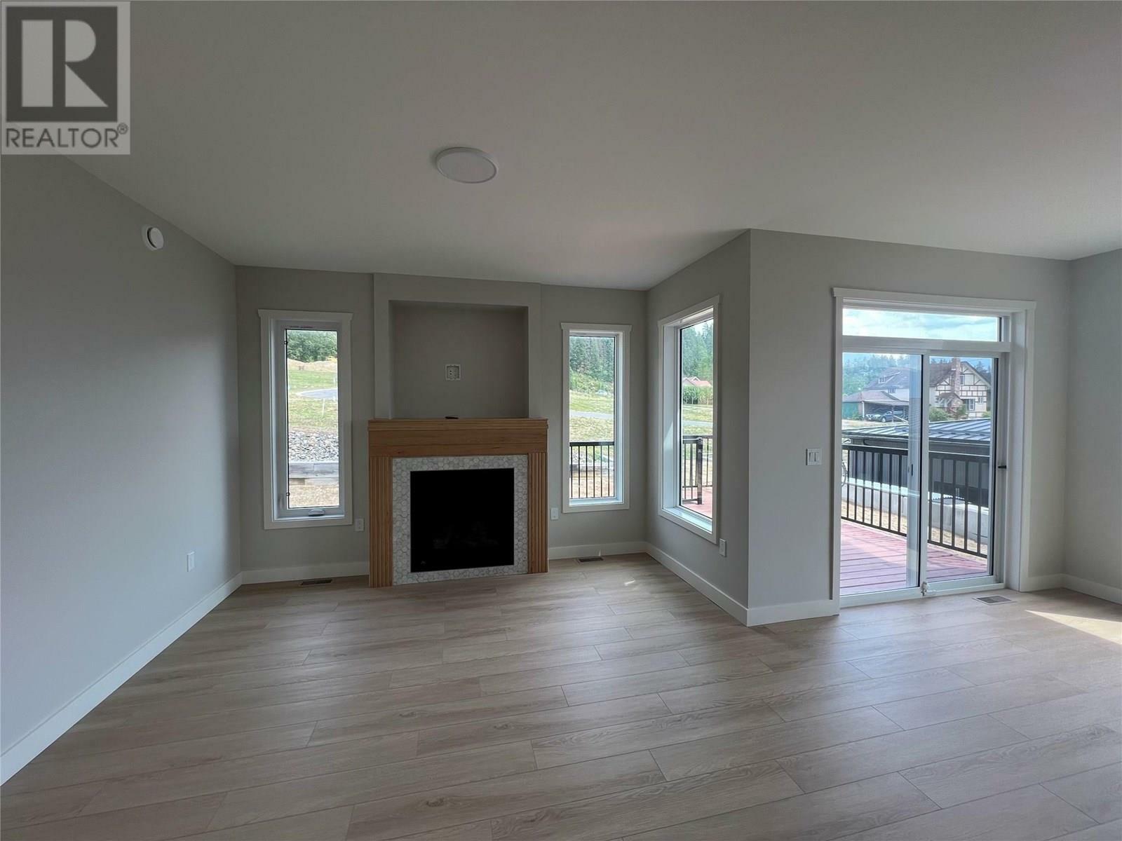 Photo de la propriété: 712 Mountain View Crescent BC V0B 1G5