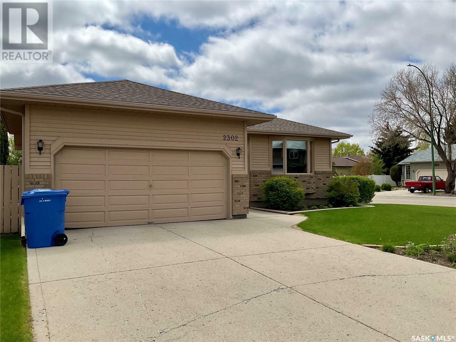 Property Photo: 2302 McLurg Crescent SK S4V 2N5