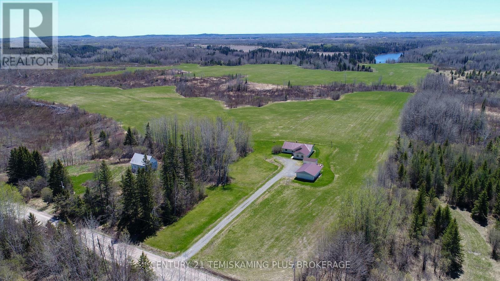 Photo de la propriété:  289240 Long Lake Road  ON P0J 1B0 