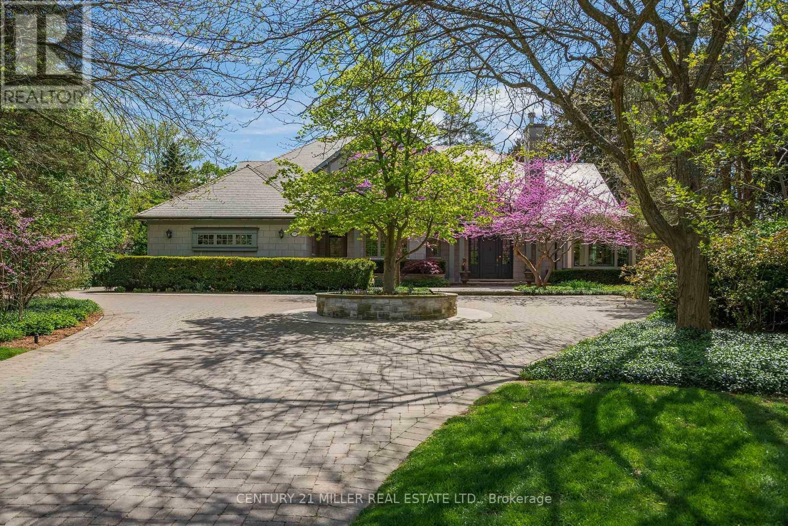 Property Photo: 370 Poplar Drive ON L6J 4E4