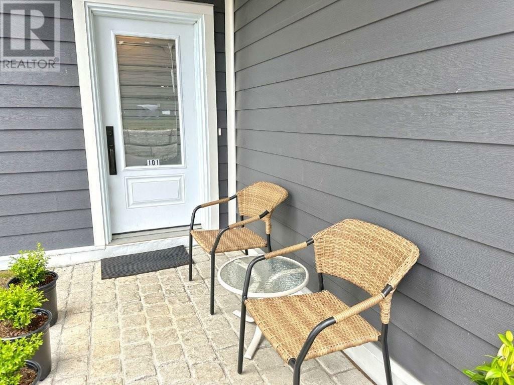 Property Photo:  101 443 Van Norman St  ON P7A 4C9 