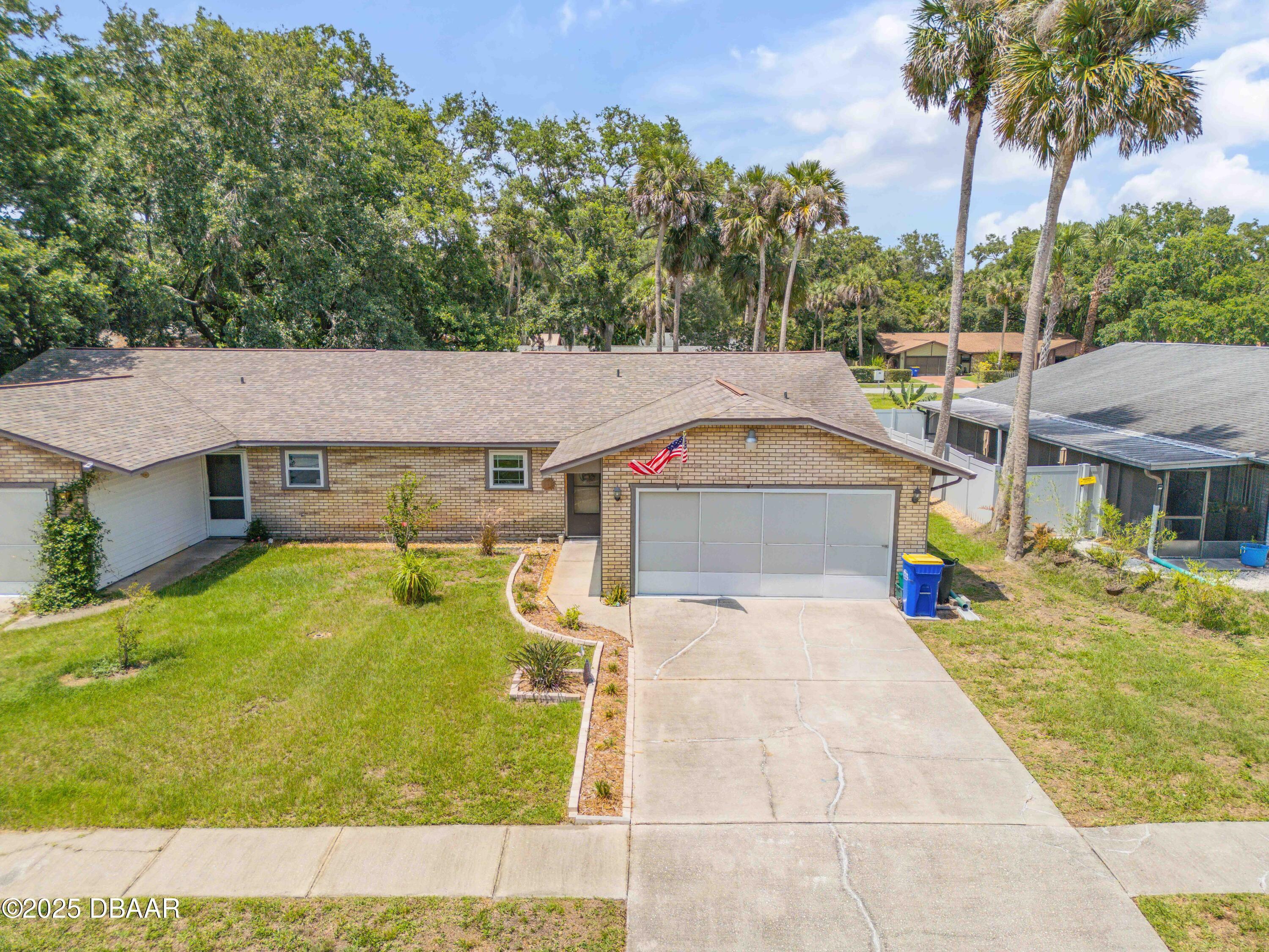 Property Photo: 1205 Bond Street FL 32132