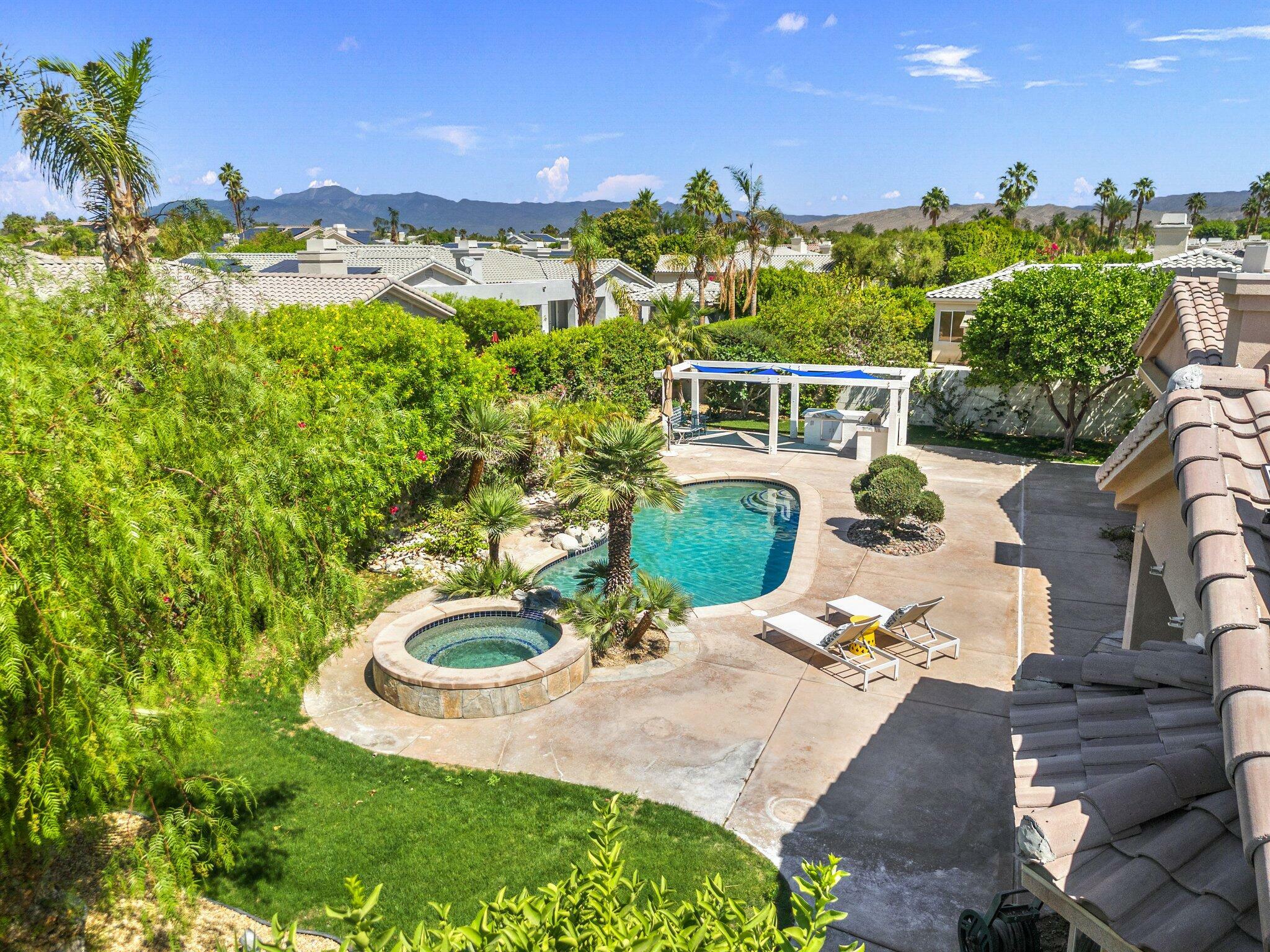 Property Photo: 7 King Edward Court CA 92270