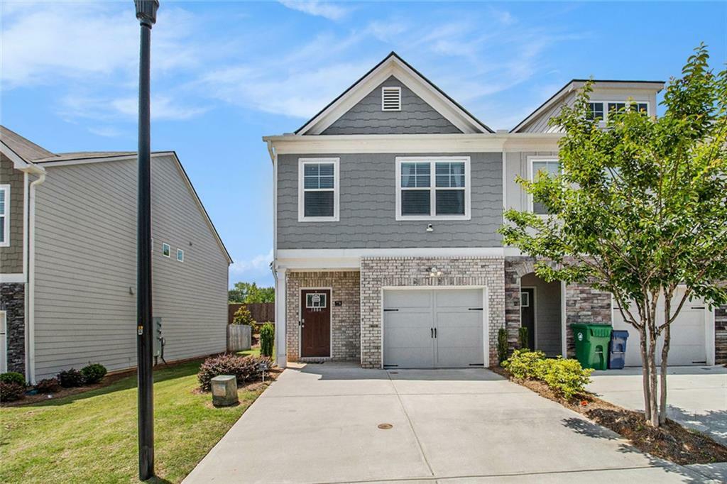Property Photo: 1884 Plainsboro Drive GA 30058