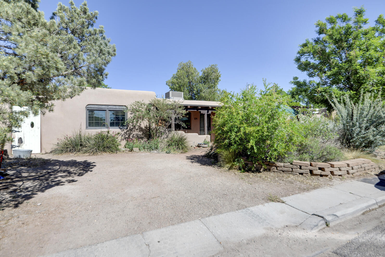 Property Photo:  614 17th Street NW  NM 87104 