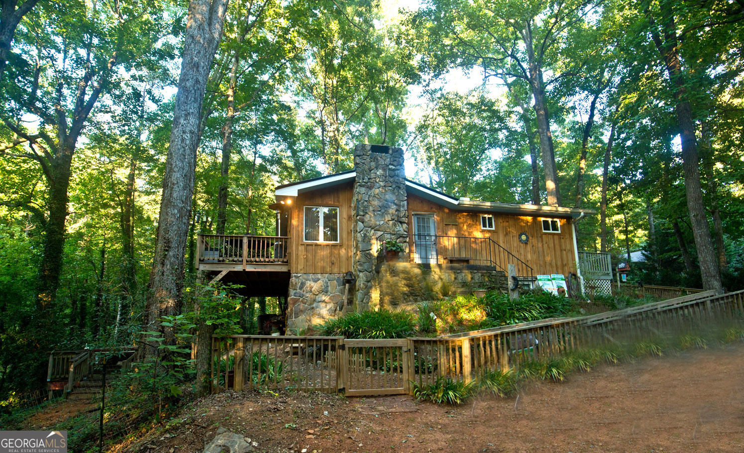 Property Photo: 407 Hillside Drive GA 30525