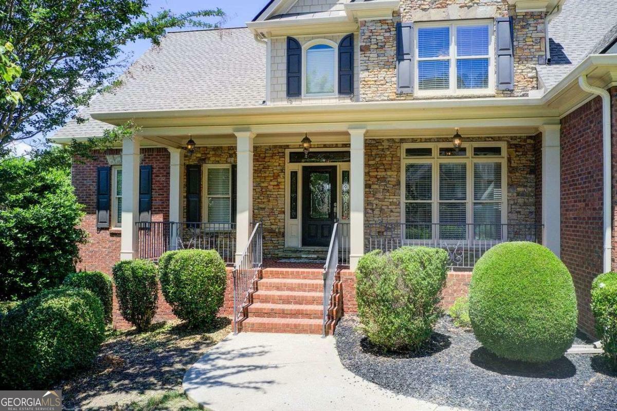 Property Photo: 737 Heritage Post Lane GA 30017