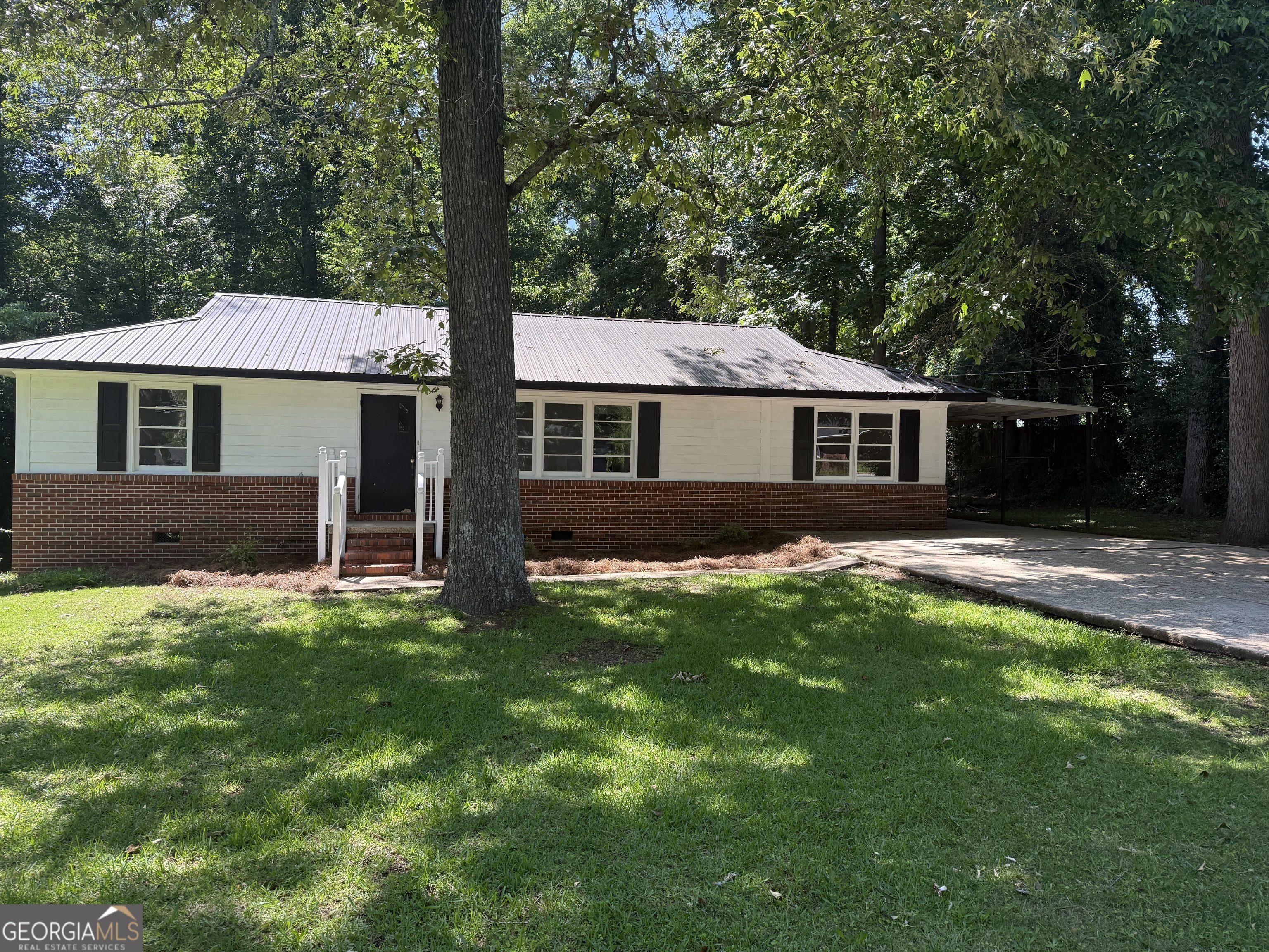 Property Photo: 105 Dogwood Drive GA 30240